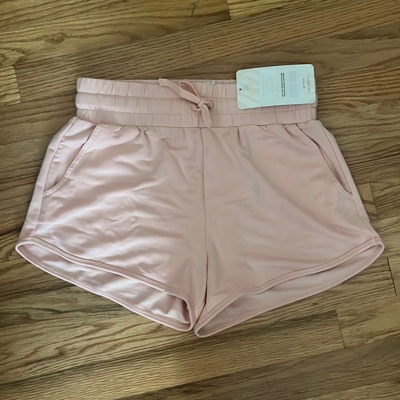 Fabletics Pants - NWT fabletics shorts